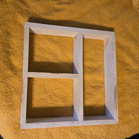 Shelf - Picture 3 of 3